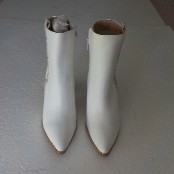 NEW White Boots w/Strip - Picture 4 of 7